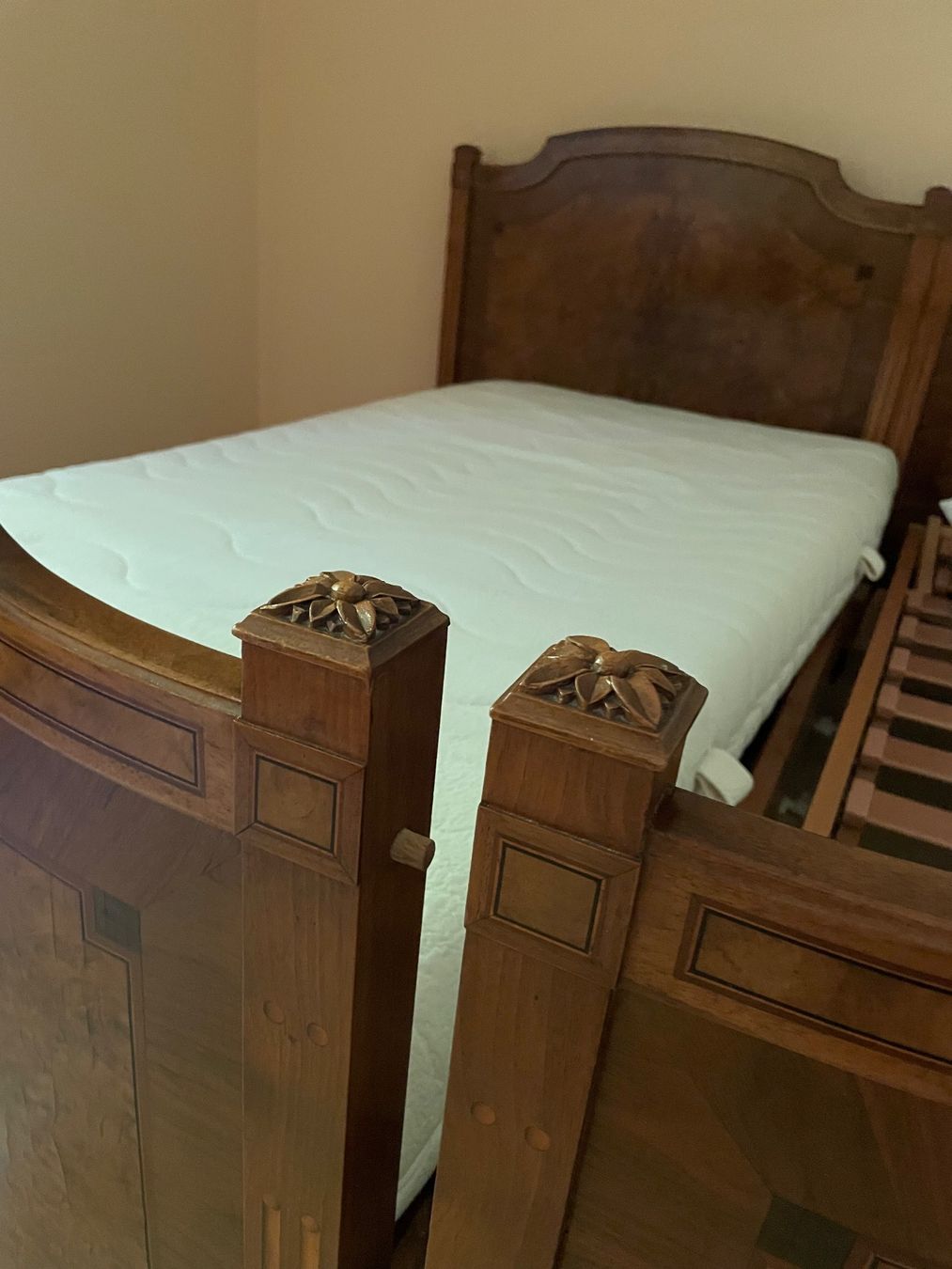 Letti: Doppelbett Louis XVI – Usato da Bern venduto da Ansouis 2