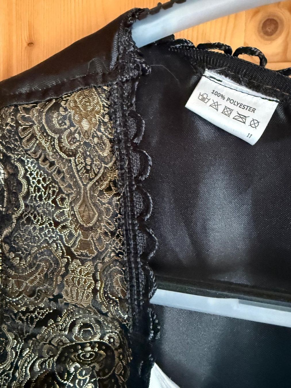 Vestiti: Dirndel – Usato da Flawil venduto da Stella_3 1