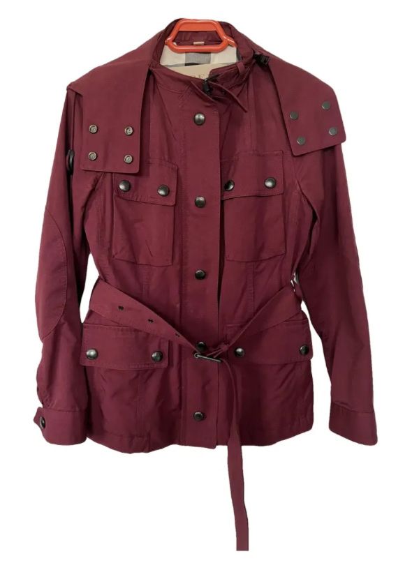 Burberry Jacken: Burberry Brit Übergangsjacke, bordeauxrot – Gebraucht aus Lugano von mariavenezia 2