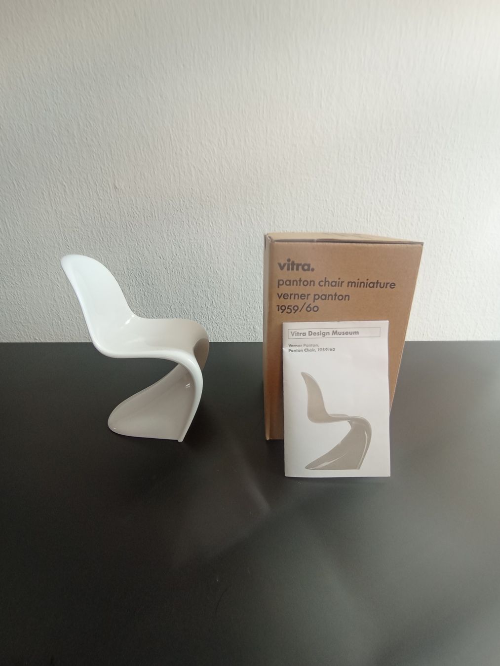 Vitra Toutes les décorations: Vitra Miniatur Stuhl  – Neuf (Voir description) à Affoltern am Albis par spr_8sbk 1
