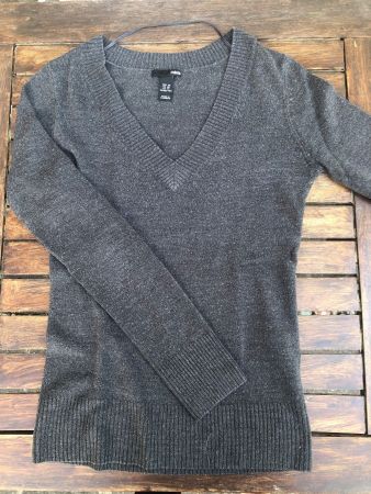 Grauer Pullover H&M