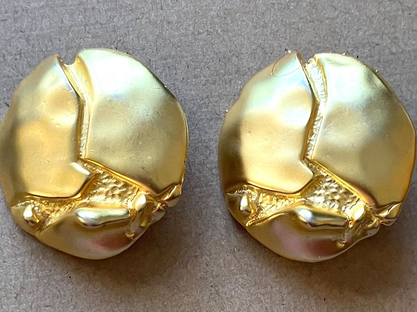 Orecchini pendenti & Orecchini a lobo: Boucles d'oreilles Clips vintage dorées 3,3cm – Usato da Peseux venduto da CharmeCommerce 2