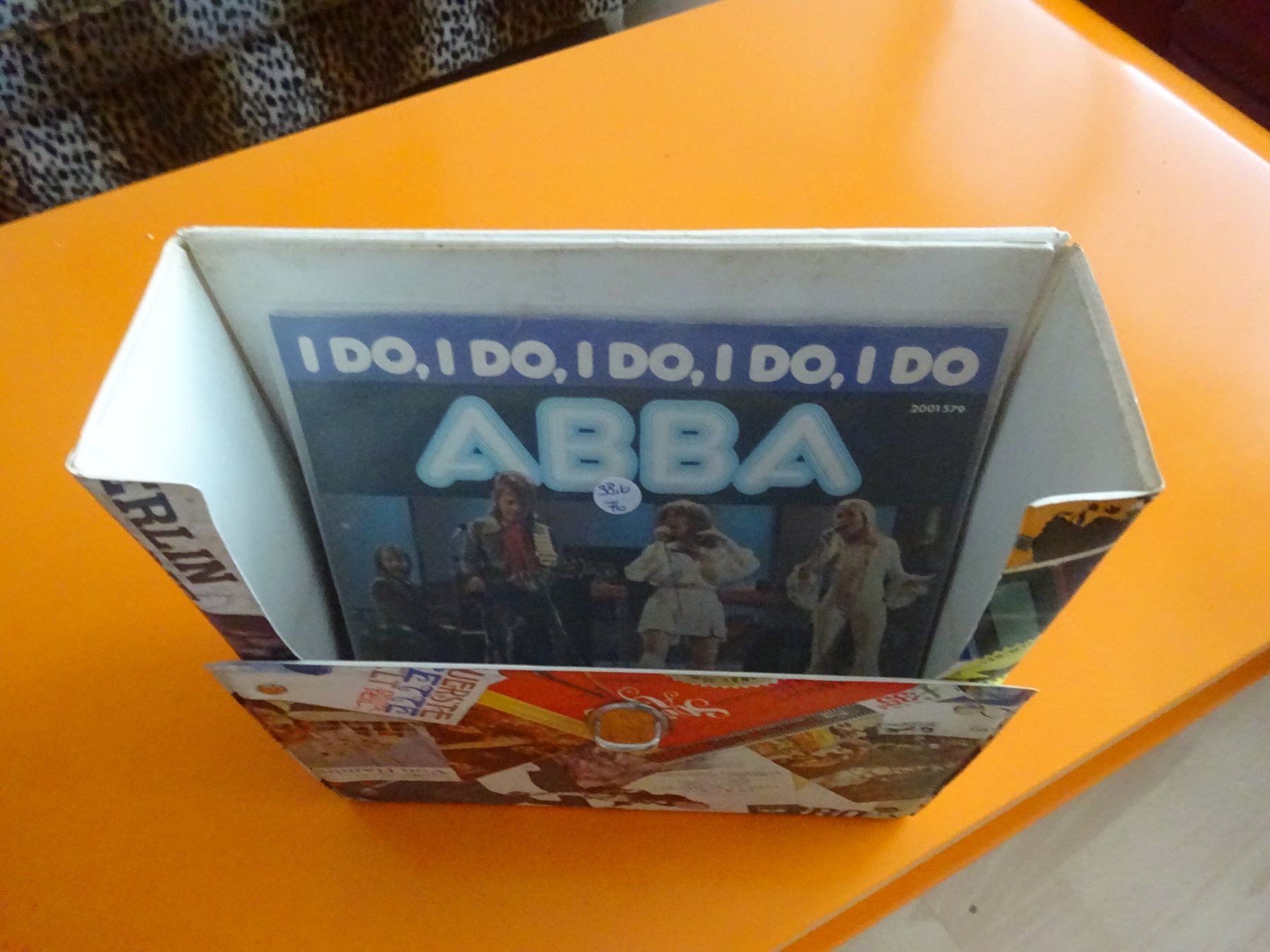 Dischi in vinile: SCHALLPLATTEN SINGLE KOFFER ** 70ER JAHRE – Usato da Luzern venduto da xrayspex99 1