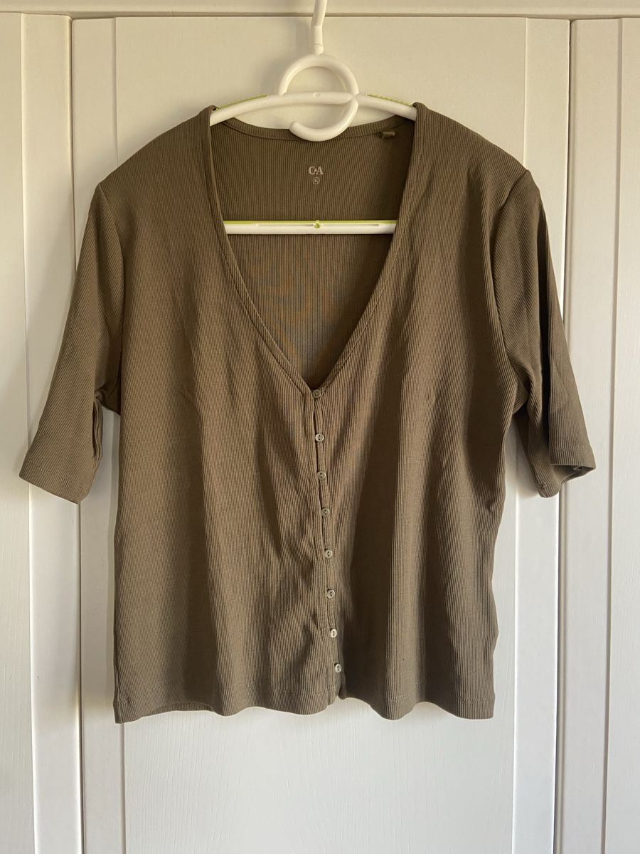 C&A T-shirt: T-shirt – Nuovo (secondo la descrizione) da Berlens venduto da aye_lf66