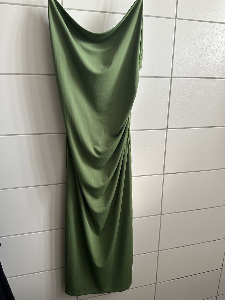 H&M Robes: Damen Elegante figurbetonte Kleid Gr/M – Neuf (Voir description) à Basel par Ivana_4