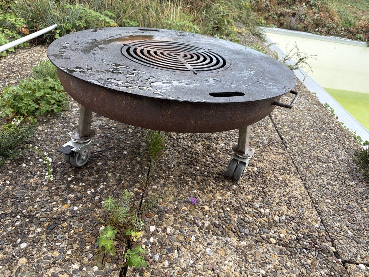Feuerschale: Feuerschale mit Grillplatte auf Rollen gebraucht – Gebraucht aus Zumikon von 4mjb 1