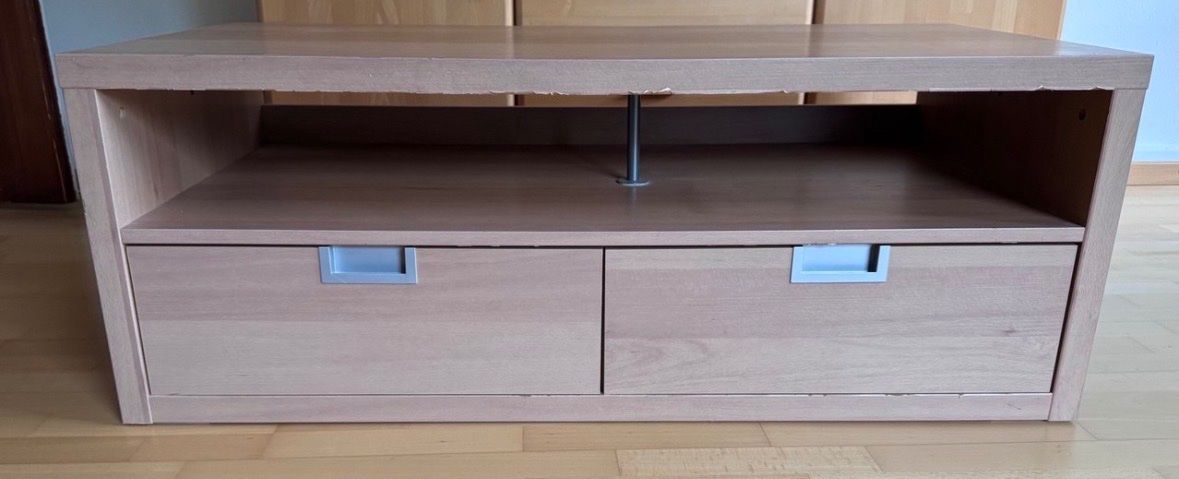 Ikea Mobili TV: Fernsehmöbel – Usato da Uster venduto da flug_fisch