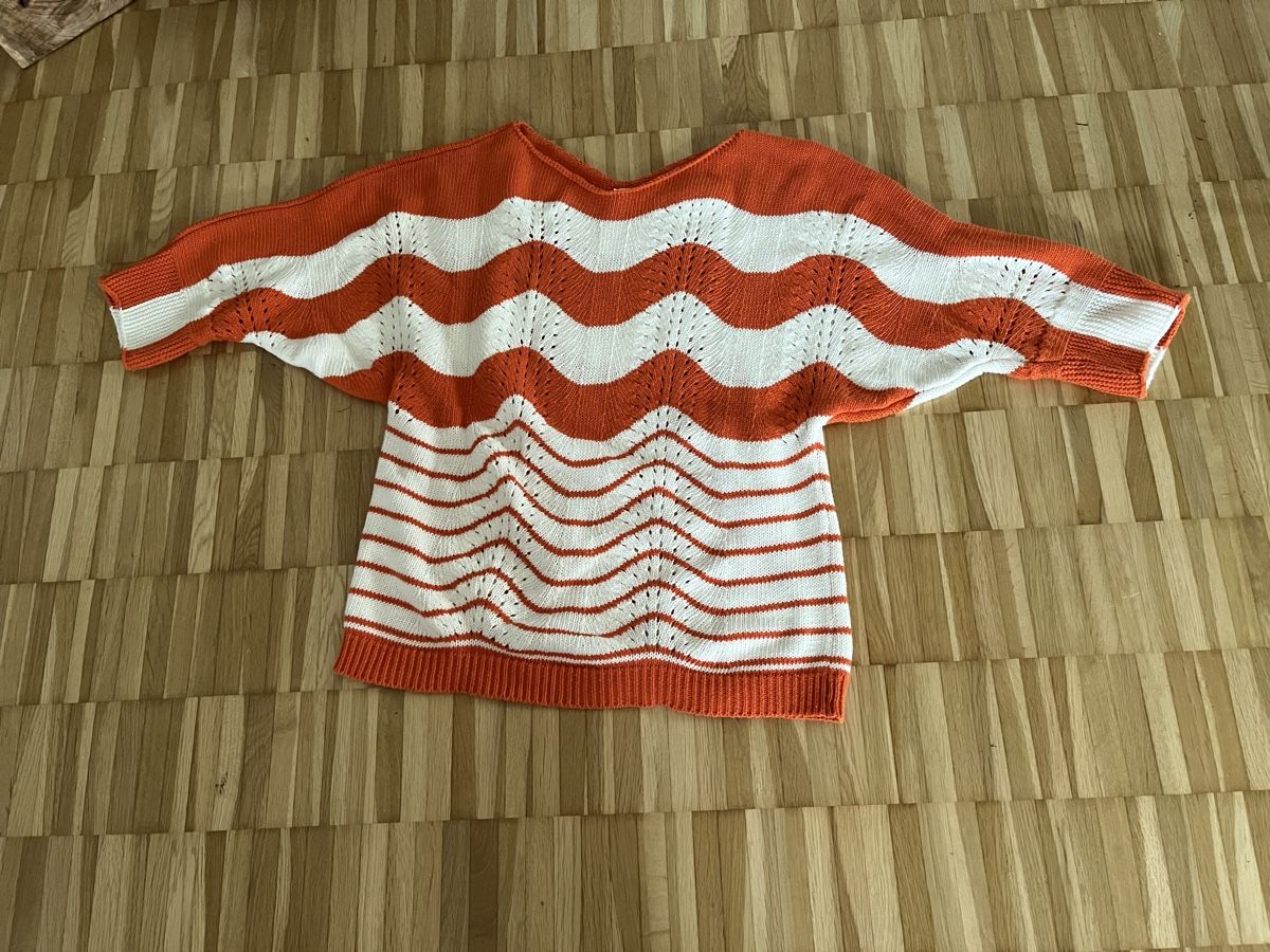 Pullover & Sweatshirts: Pullover  – Neu (gemäss Beschreibung) aus Schliern b. Köniz von medion3098