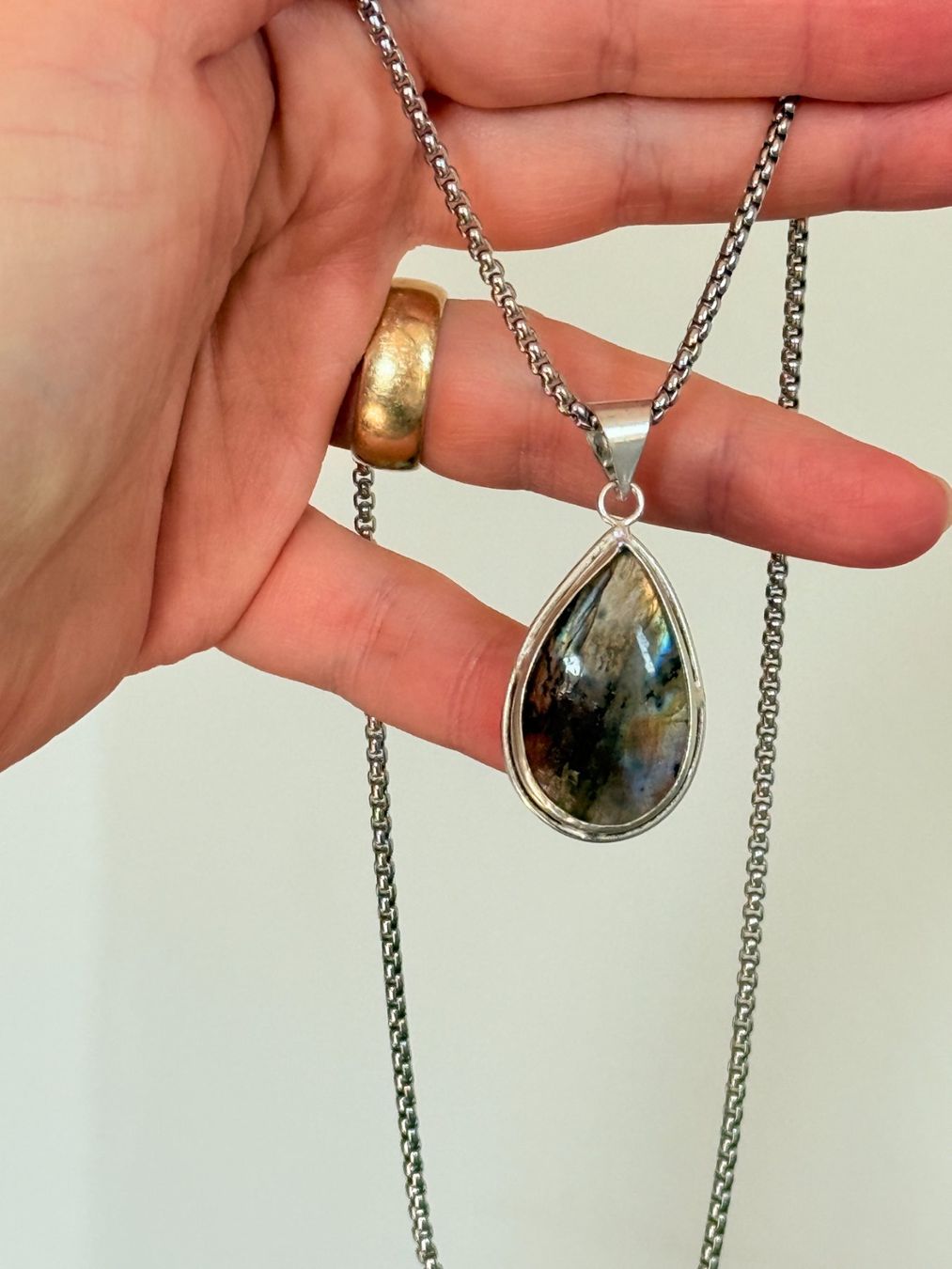 Catenine: Collier Labradorite Naturelle Élégant – Nuovo e nell'imballaggio originale da Genève venduto da AGBERG 1