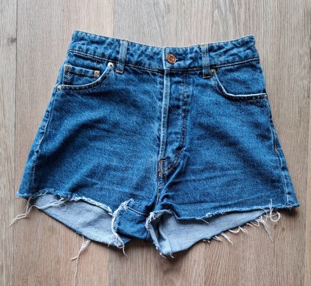 2066SE – Short H&M – EUR-34 (XS)
