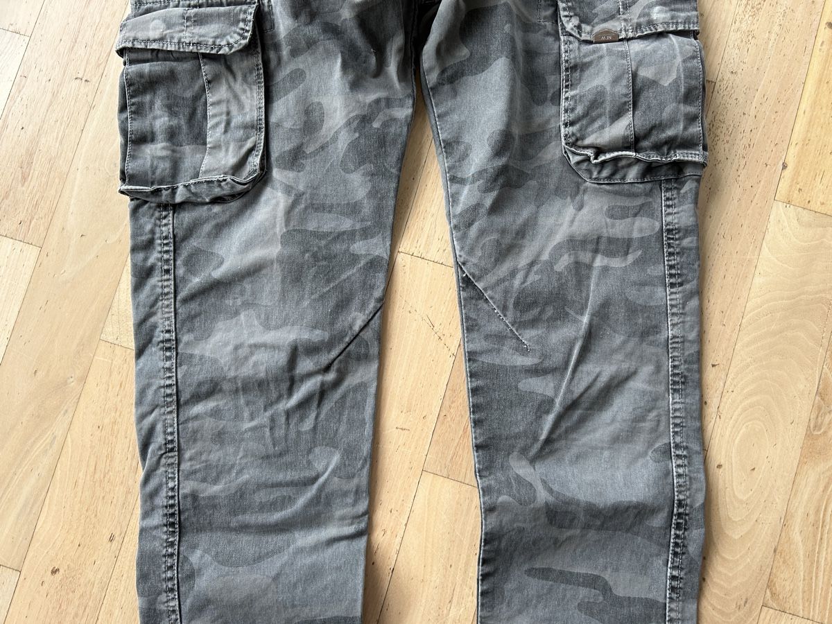 Jeans: Jeans Military Look / Cargo Hose grau Gr. 30 – Usato da St. Urban venduto da uschi73 2