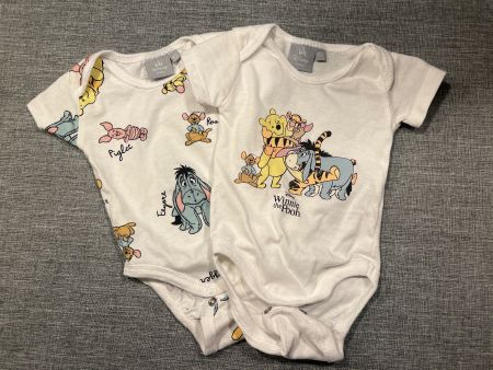 2x Winnie Pooh Baby Bodys Gr. 62