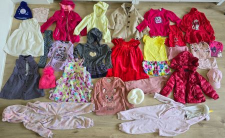 Kleiderpaket für Mädchen 30-teilig Gr. 98-104 ca. 3-4 Jahre