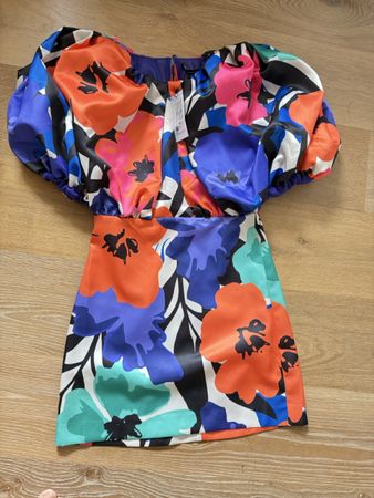 Sfera Sommerkleid, Grösse S, Blumenmuster, Neu mit Etikett