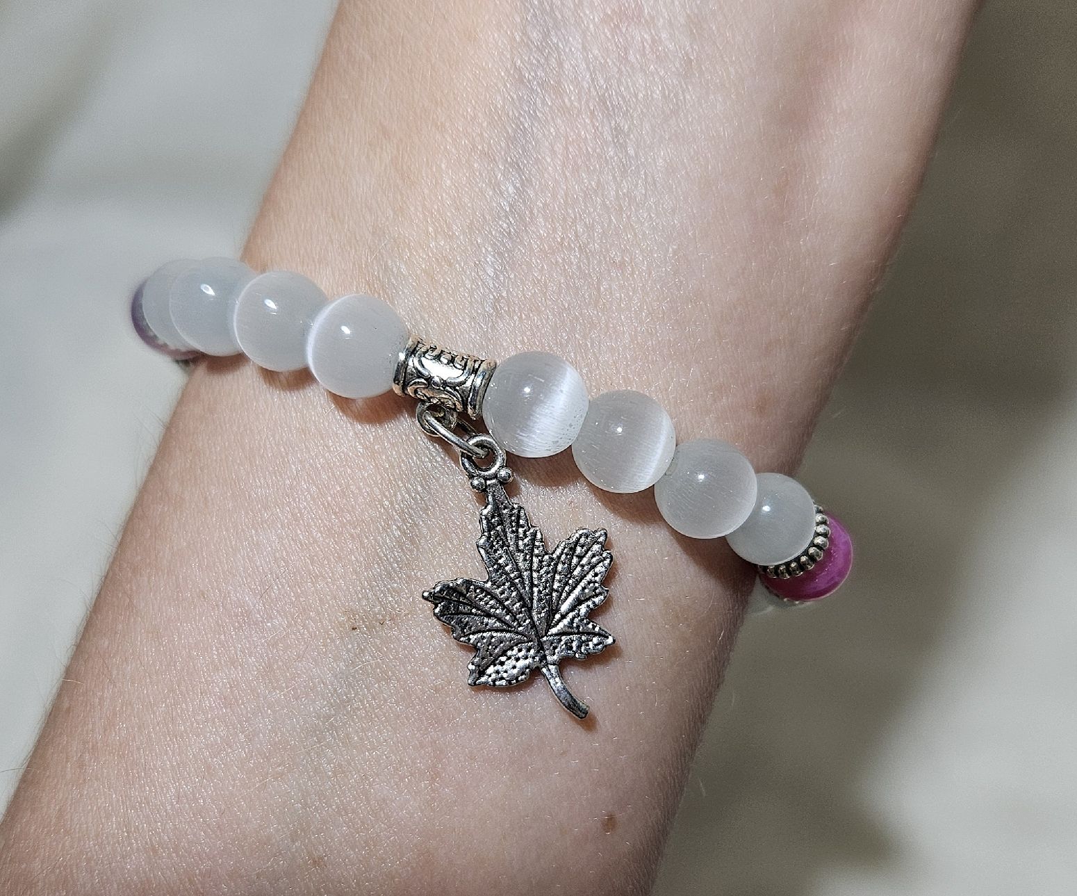 Bracciali & Braccialetti: weiss-Mix Farb Armk. mit Blatt - Spendenaktion – Nuovo (secondo la descrizione) da Unterkulm venduto da Nachtigall 4