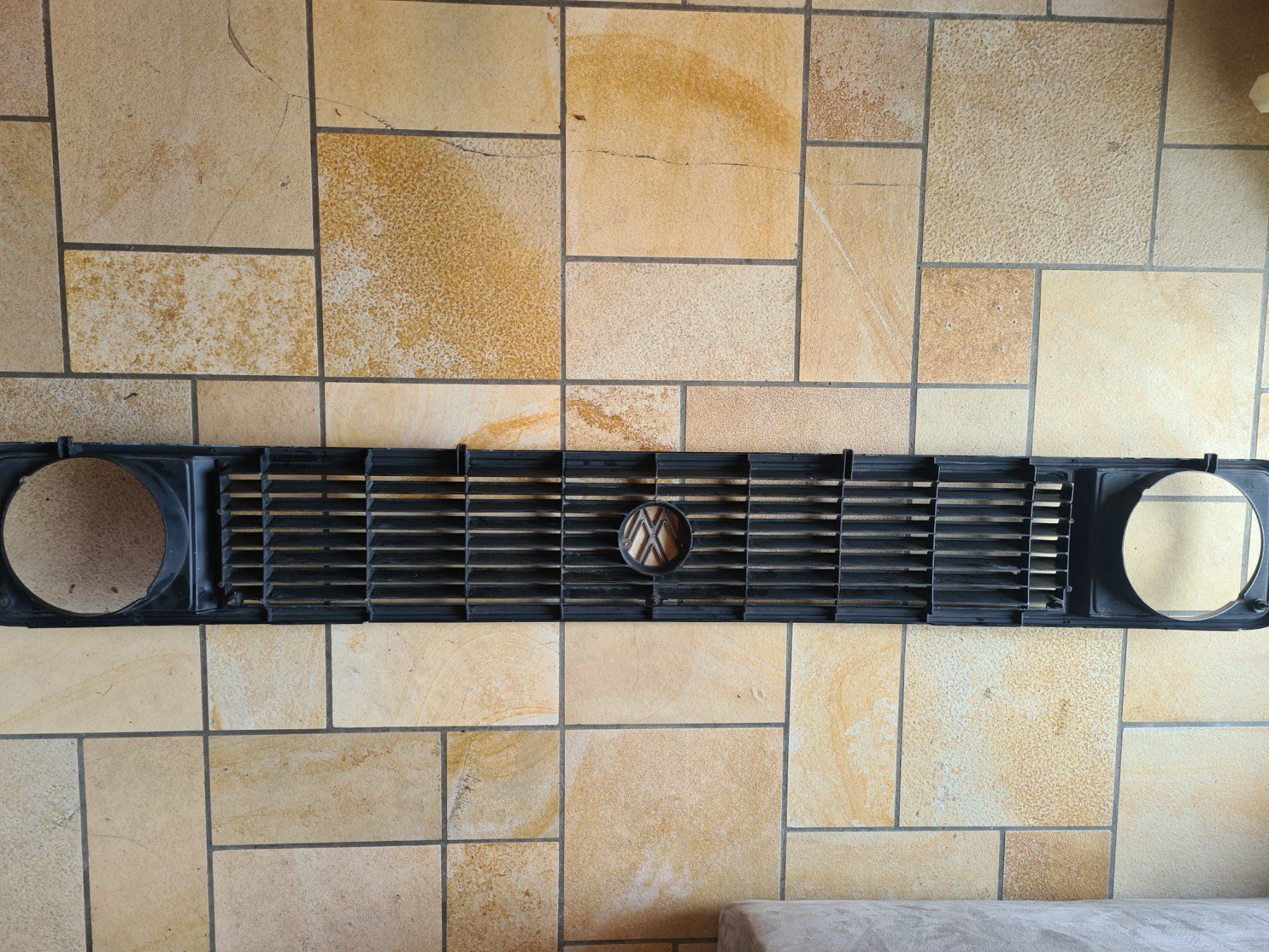 Tutti pezzi di ricambio auto: VW T3 Kühlergrill – Usato da Zeihen venduto da kaeferpolo55 1