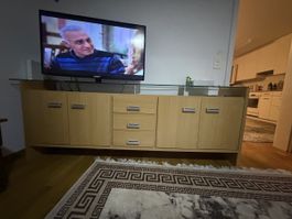 Sideboard mit Glasplatte Holzoptik guter Zustand