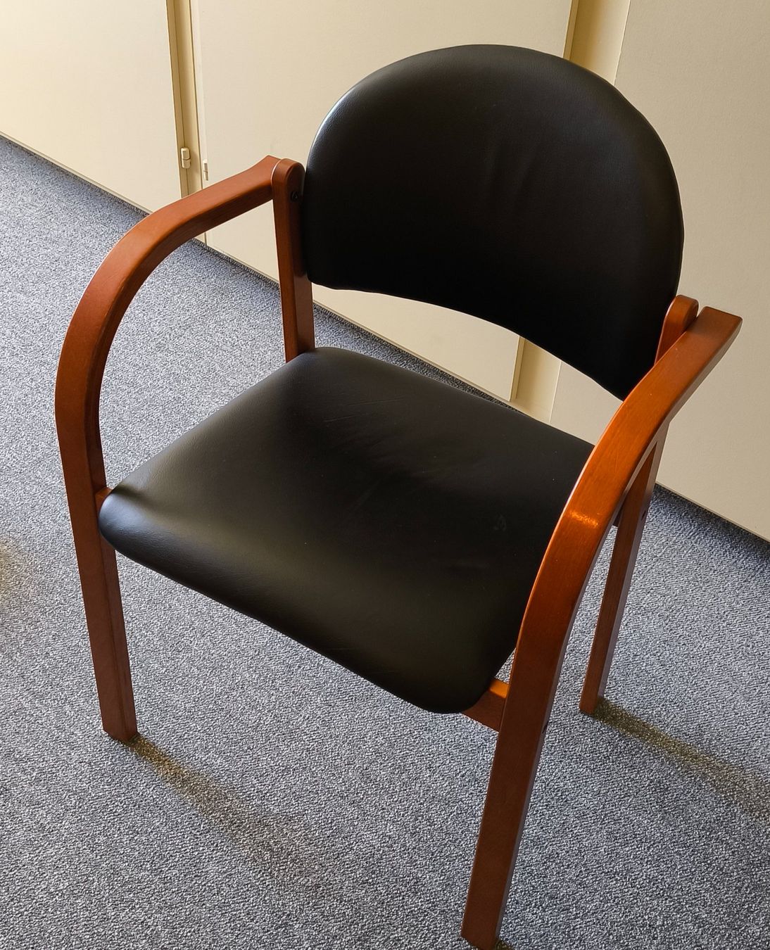 Chaises: Chaise – D'occasion à Porrentruy par NGiorda
