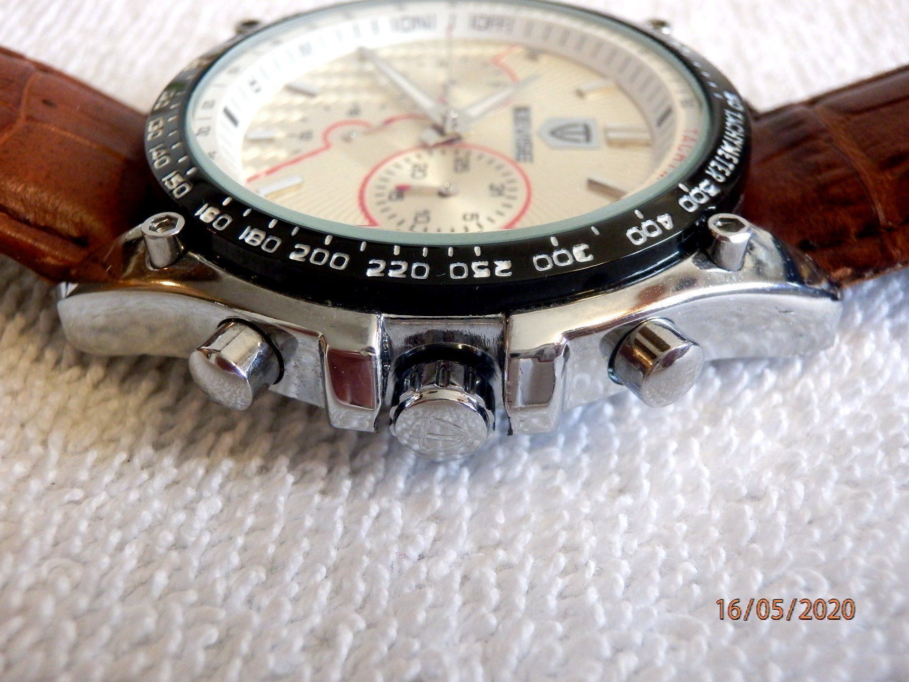 Uhren: Chronograph, Tevise, 42mm mit viel Deko. – Gebraucht aus Ueberstorf von dinbau 7