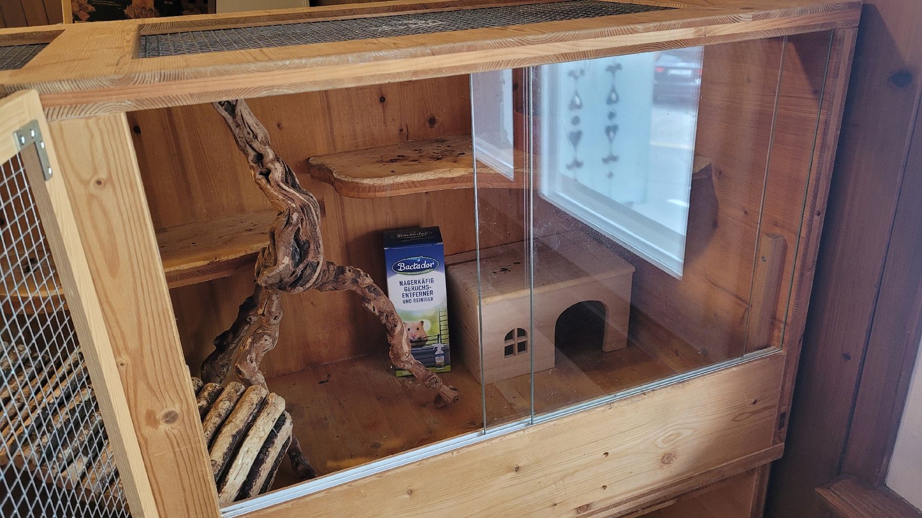 Gabbie, trasporto & Sicurezza: Nagetierkäfig aus Holz – Usato da Jens venduto da Apfelstrudl 2