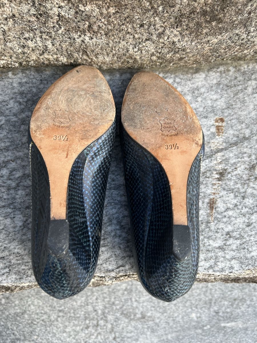 Scarpe da donna: Pumps blau Schlangenoptik Grösse 39.5 – Usato da Betschwanden venduto da Dognose 6
