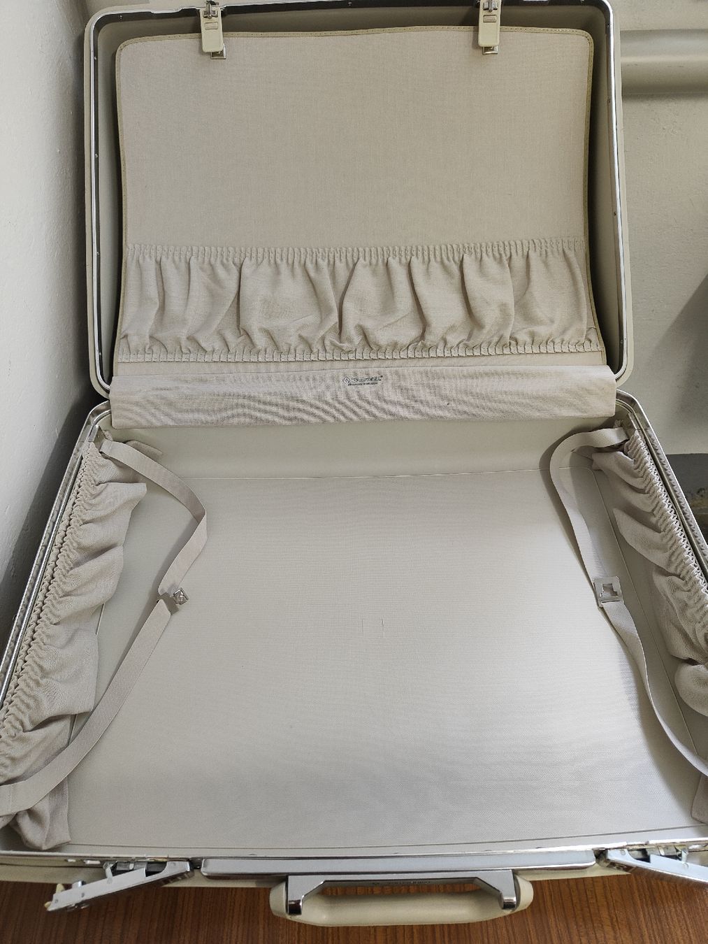 Samsonite Valigie: Samsonite Schalenkoffer – Usato da Dulliken venduto da datschgi 7