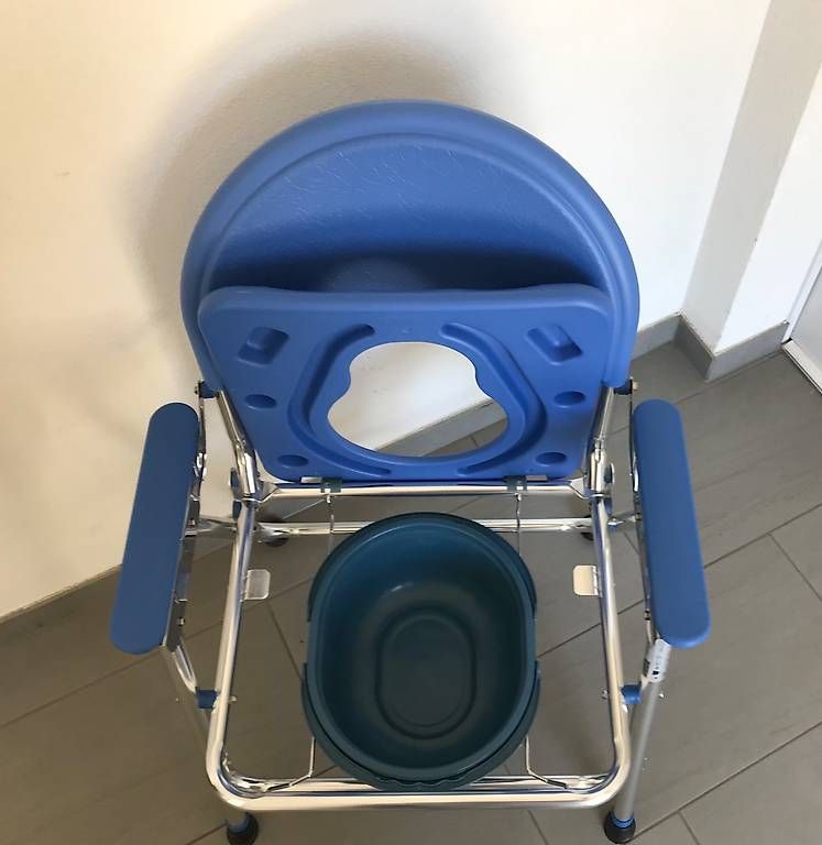 Sedie: Chaise percée  – Usato da Cudrefin venduto da lin_8dxb 2