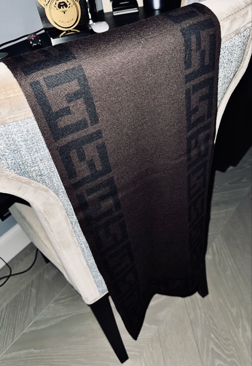 Fendi Foulards, Tücher & Schals: Fendi Scarf - Monogram – Neu (gemäss Beschreibung) aus Collonge-Bellerive von alejan_0984