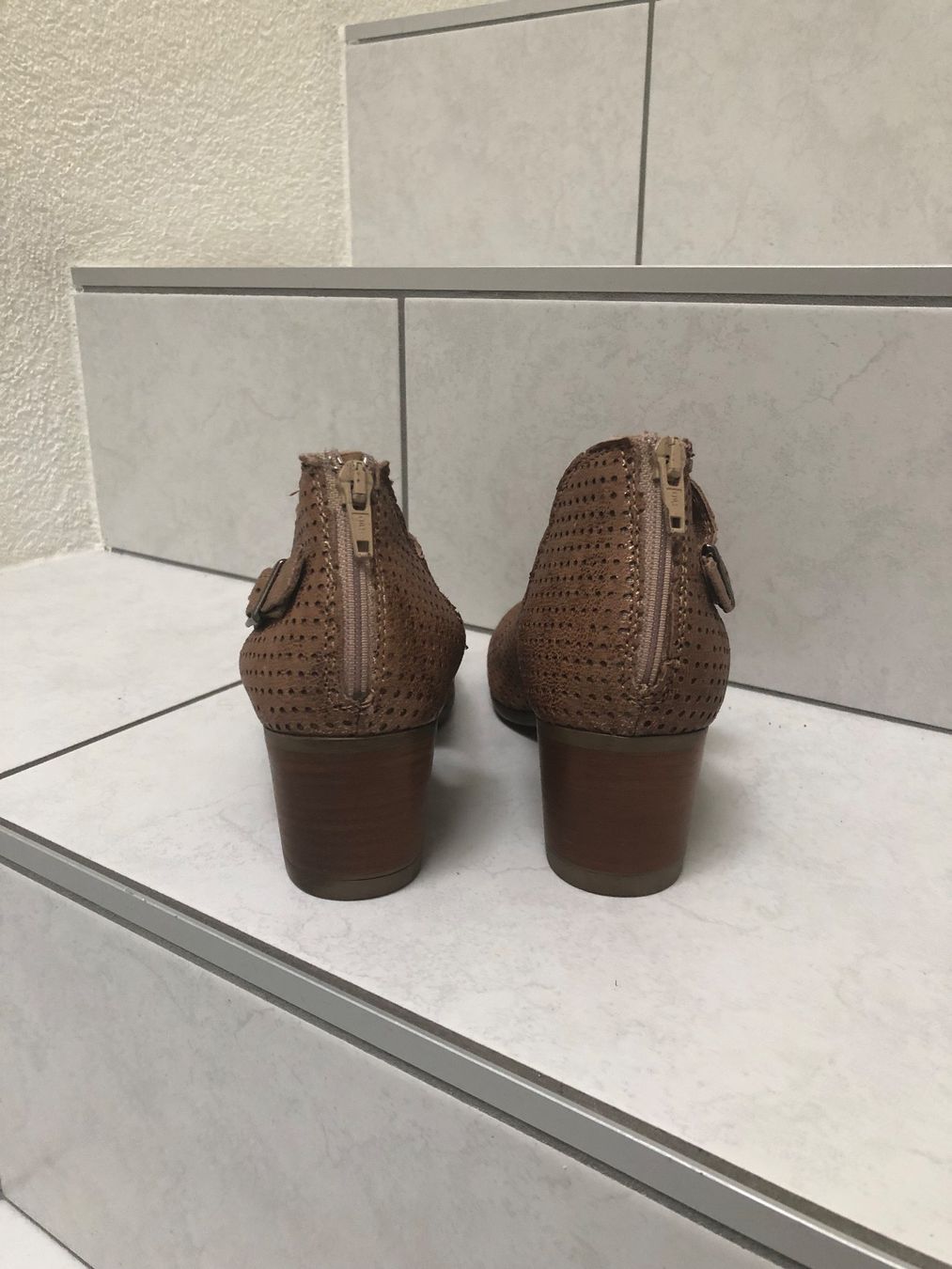 Scarpe da donna: braune Stiefeletten – Usato da Selzach venduto da iagiag98 2