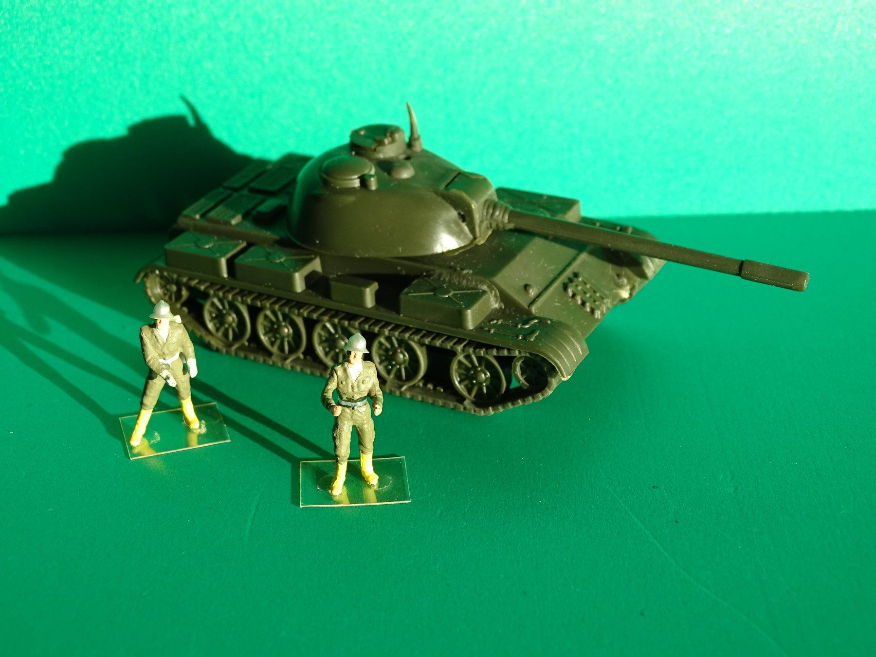 Modellini d'auto: Panzer von Roco mit Figuren 1/87 – Usato da Bretzwil venduto da Meex 1
