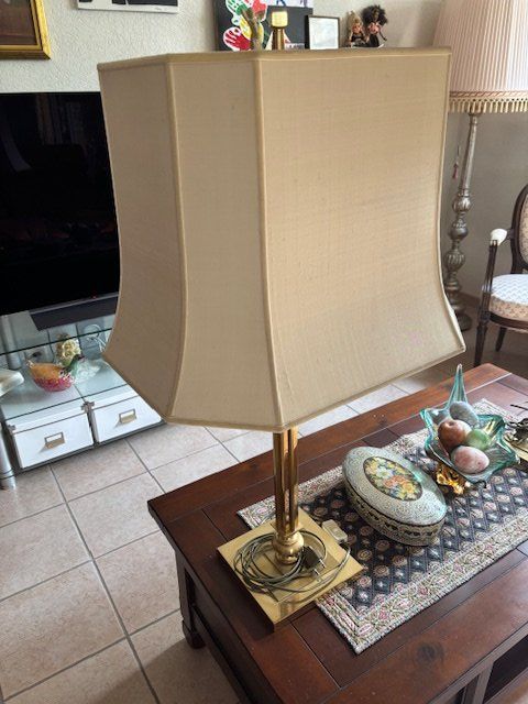 Lampade: UNE PAIRE DE LAMPES DE TABLE JJS – Usato da Grand-Lancy venduto da Kimplay 6