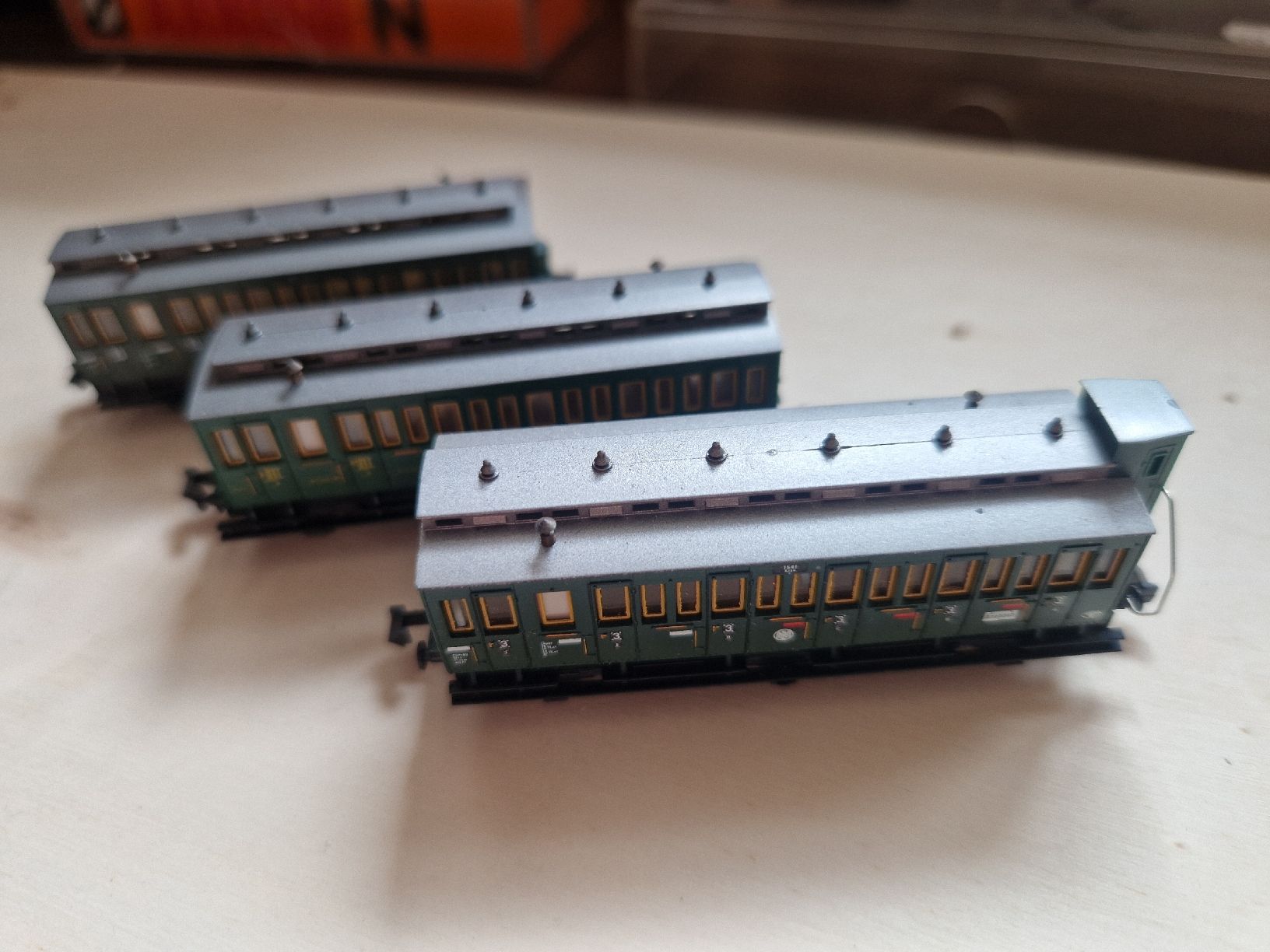 Modellini di ferrovie: 3 wagons voyageurs  – Usato da Neuchâtel venduto da allen07 2