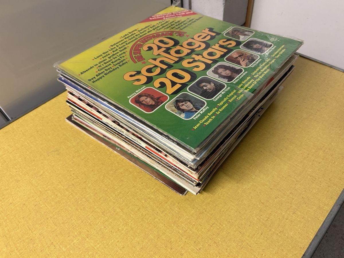 Dischi in vinile: Schallplatten Sammlung, verschiedene Interpreten. – Usato da Lanzenhäusern venduto da vic63