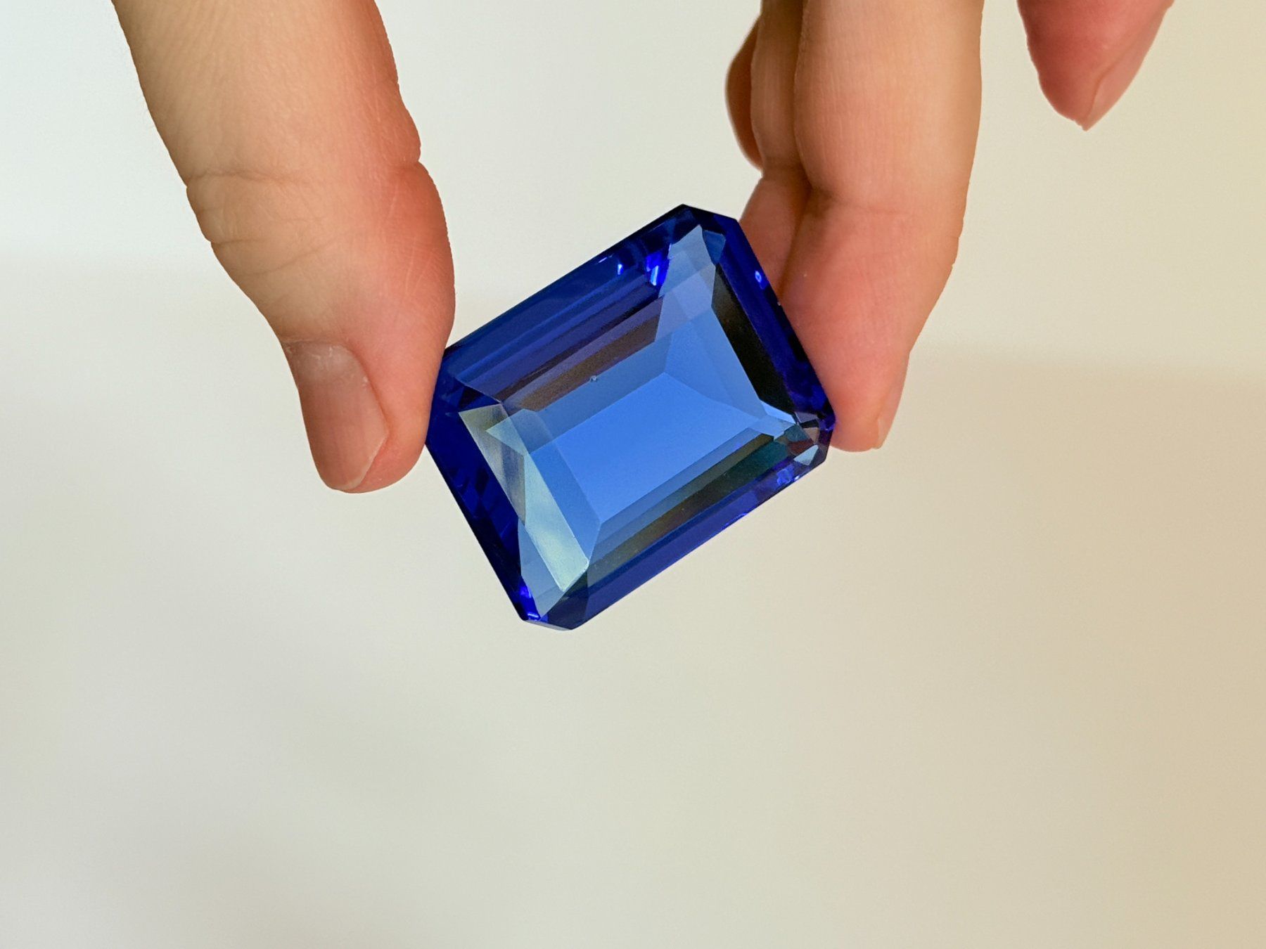 Minerali & Pietre curative: Certified 126.60 Ct  Cut Loose Gems – Nuovo e nell'imballaggio originale da Genève venduto da AWWA 2