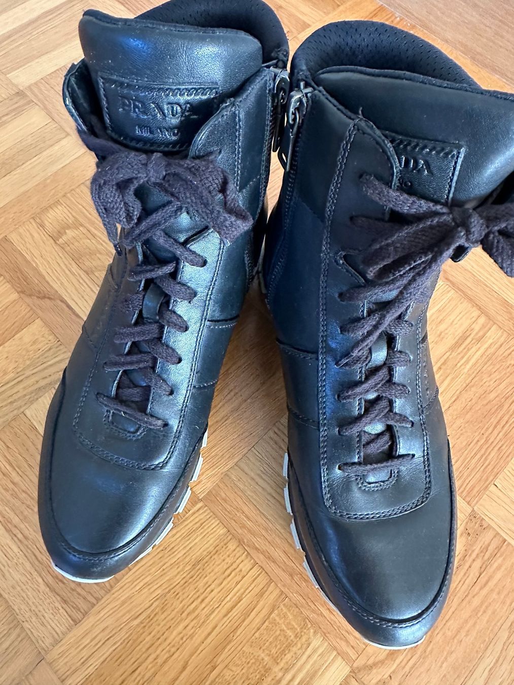 Prada Scarpe da donna: Original Damen Prada Sneakers Grösse 38 – Usato da Mörschwil venduto da muenggeli99