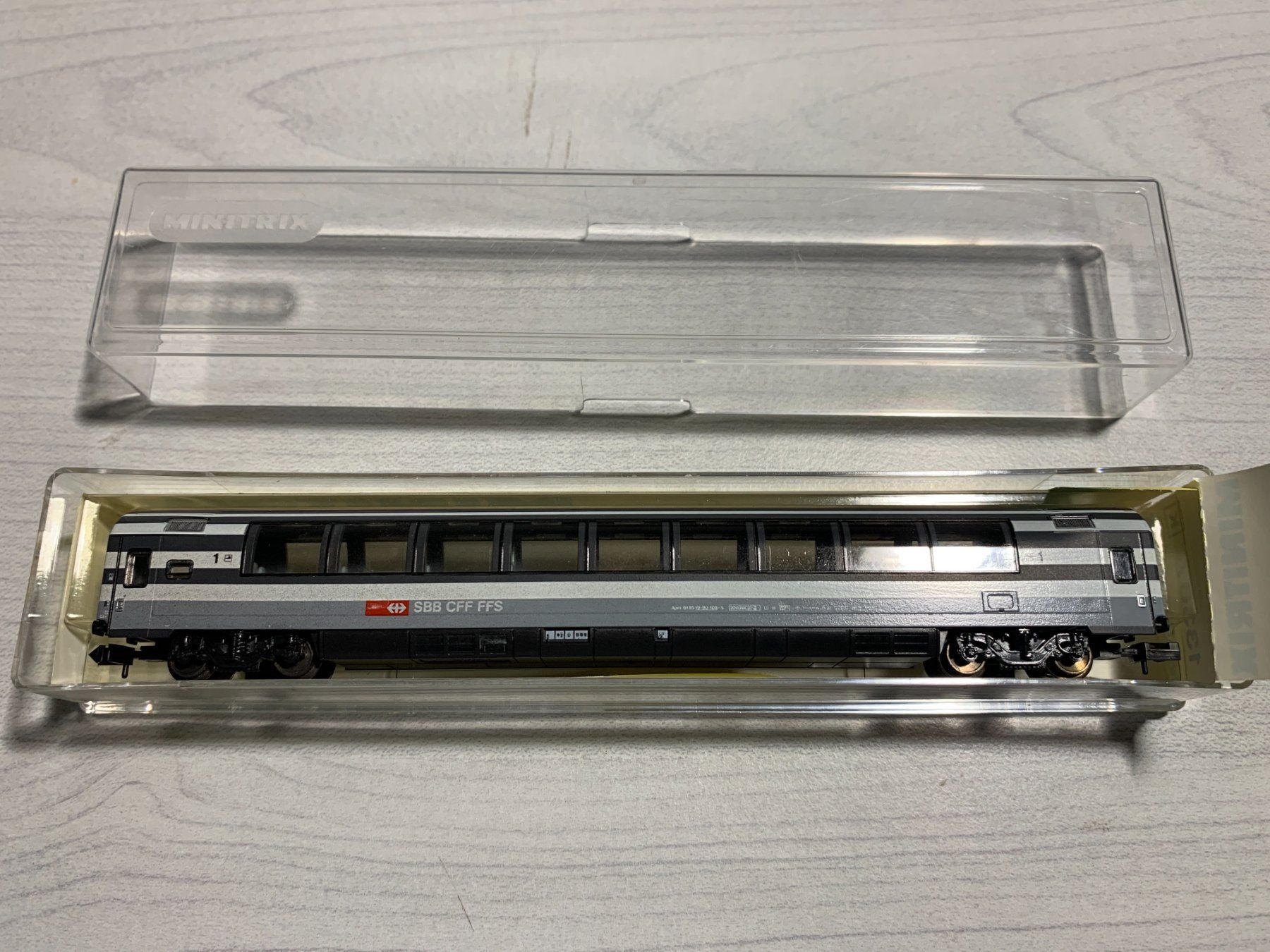 Trix Modellini di ferrovie: Minitrix 13367 SBB Panoramawagen 1. Kl. – Usato da Unterengstringen venduto da Tobaz 4