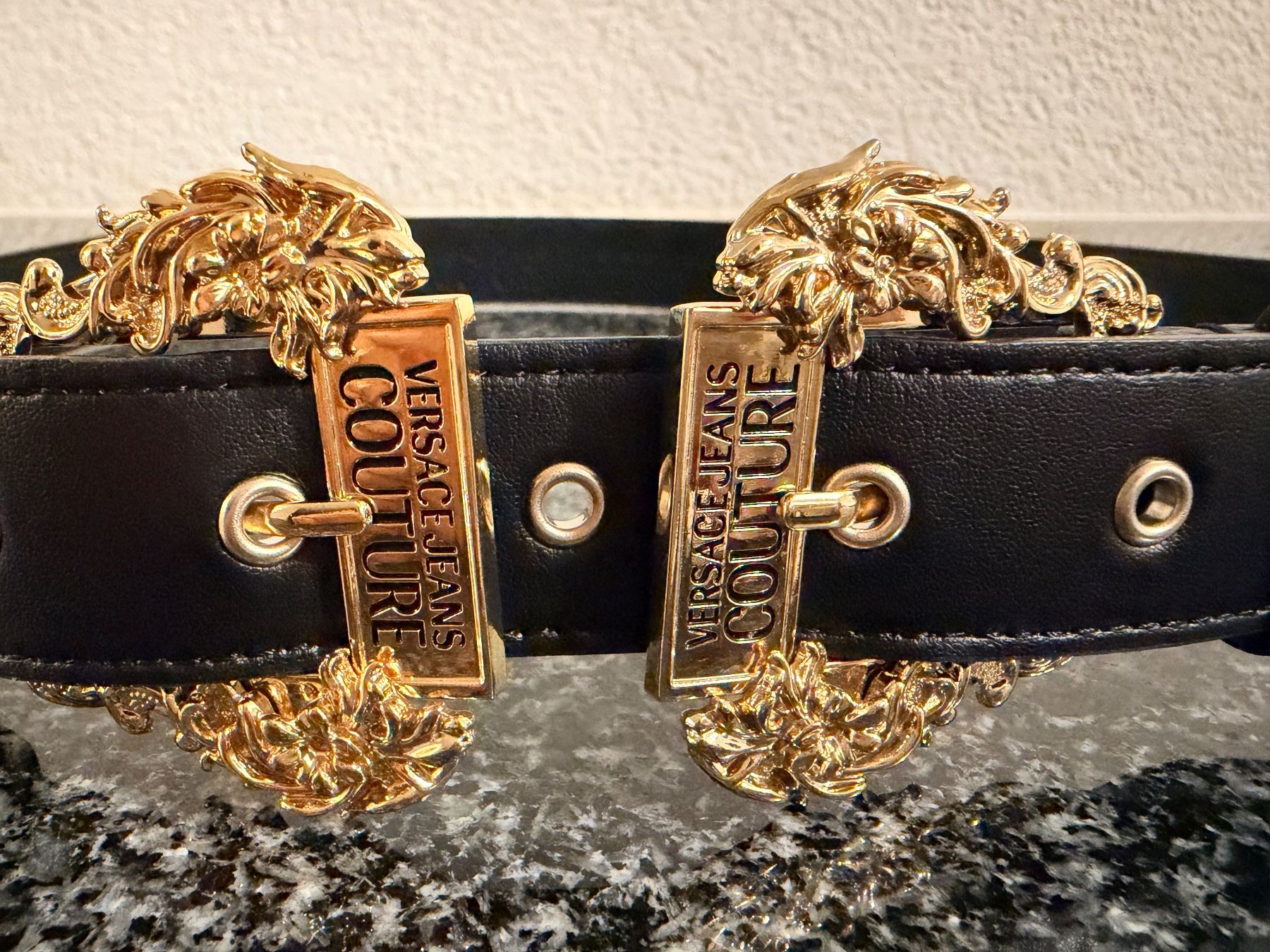 Versace Cinture: Versace Gürtel Neuwertig! – Nuovo (secondo la descrizione) da Burgdorf venduto da Amiir83 1