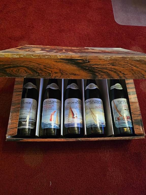 Vino: 5 bouteilles UBS - Switzerland – Usato da Lonay venduto da ste_7ctm 1