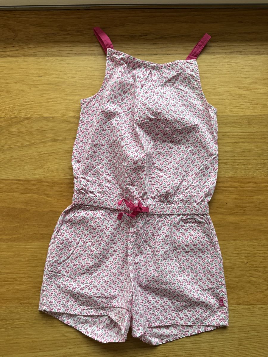 Tute: Kurzer Overall pinker Aufdruck Grösse 128 – Usato da Birrwil venduto da Annaluna