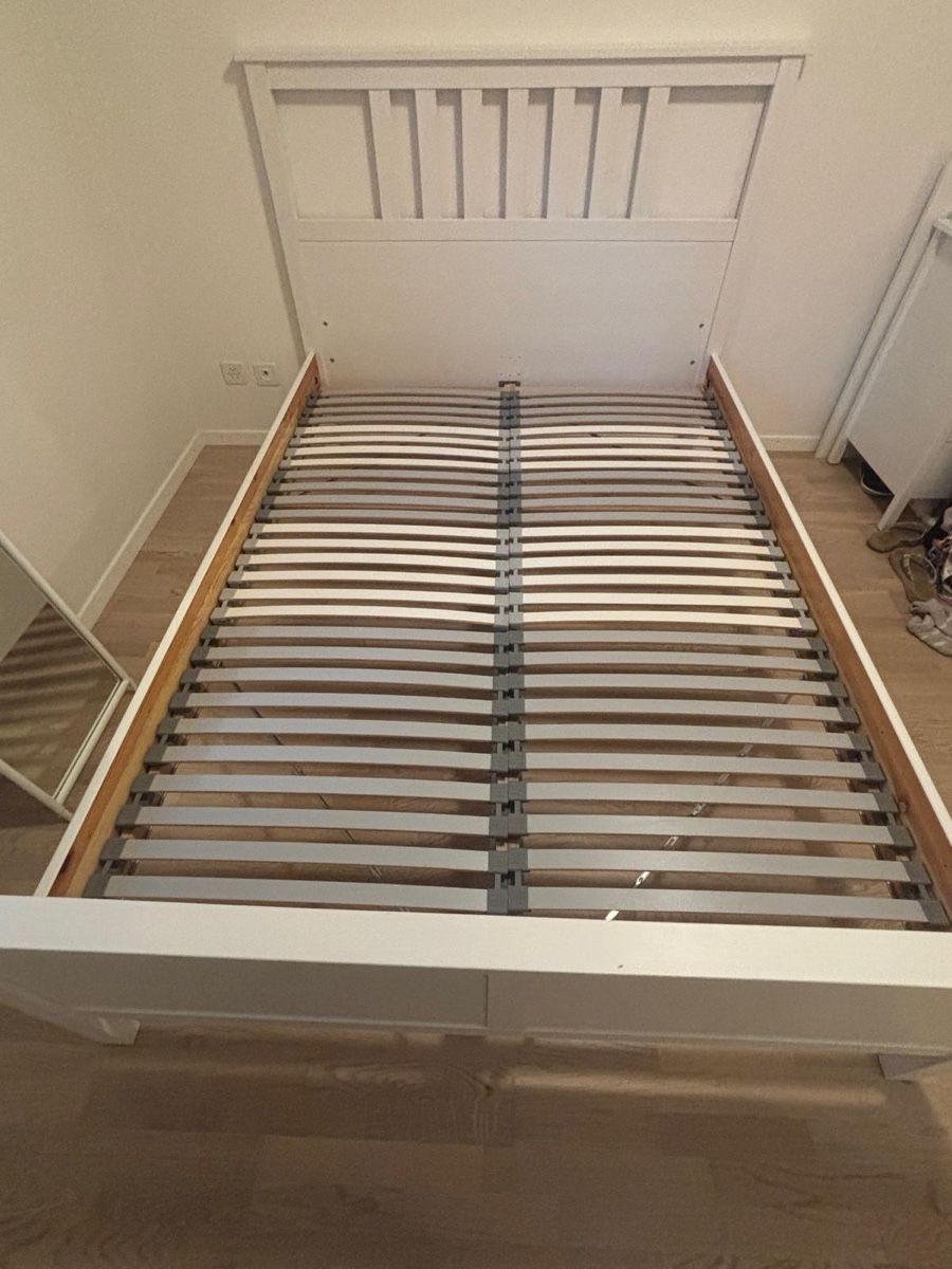 Letti: IKEA HEMNES Bed Frame and Bed Slats – Usato da Zürich venduto da Sga_campa 1