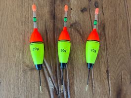 3 schöne Schwimmposen 20G & 12 gratis Lightnight Neonsticks