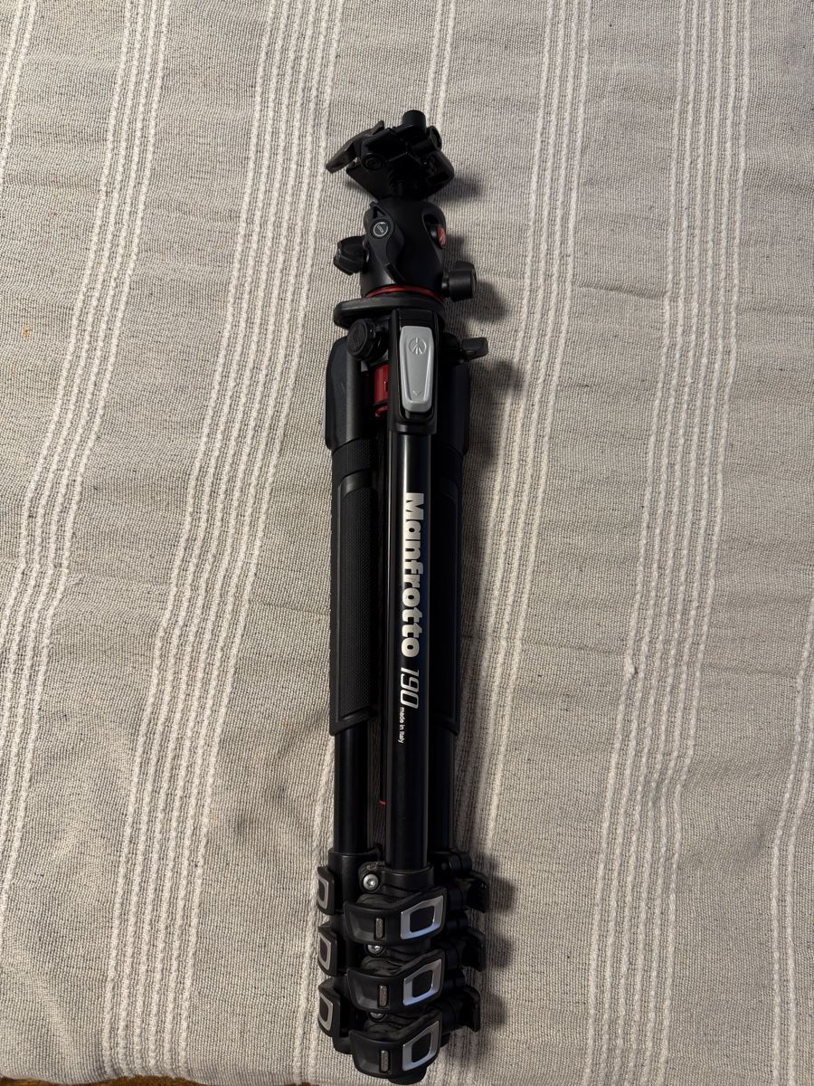 Treppiedi & Teste: Manfrotto 190 Stativ neuwertiger Zustand – Nuovo (secondo la descrizione) da Riehen venduto da AleksandarD. 1