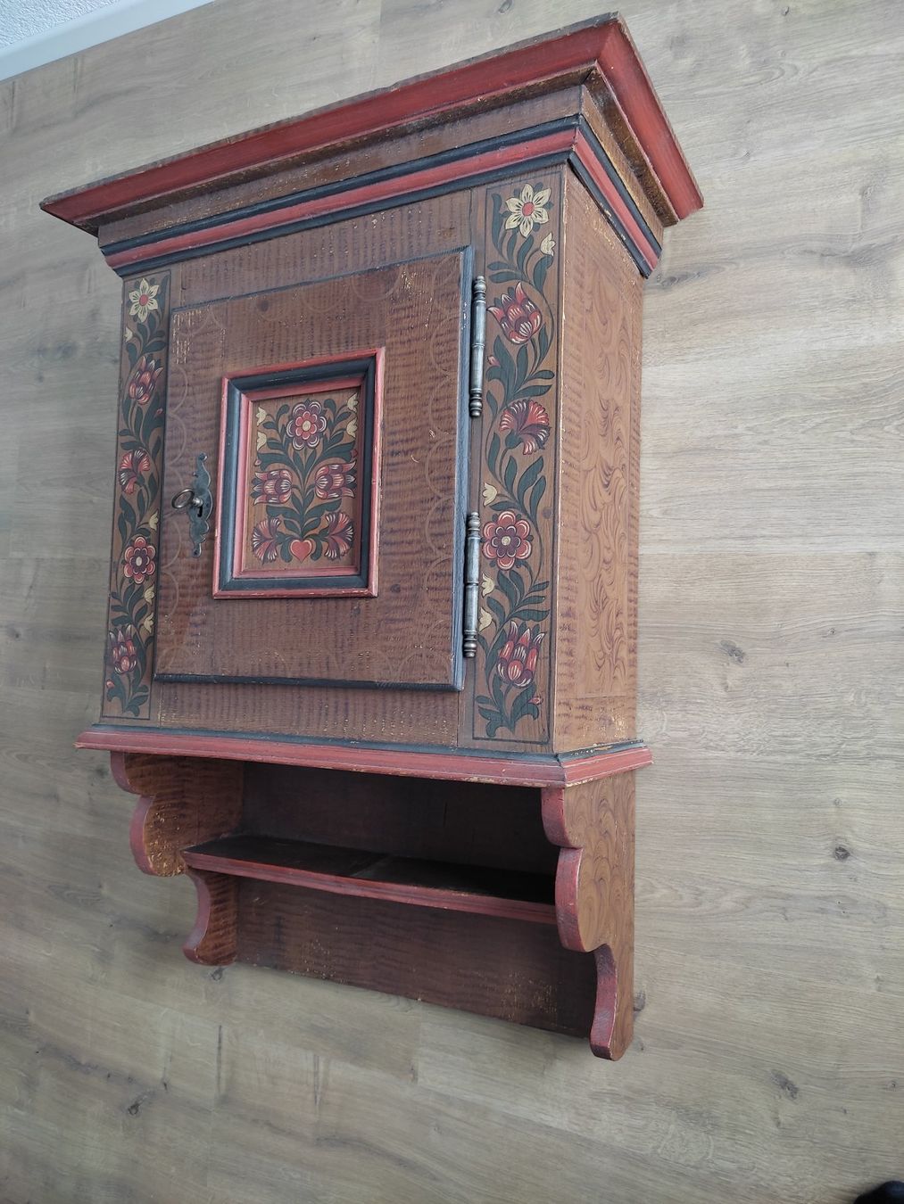 Armadi: Wandmöbel Wandschrank antik – Usato da Tentlingen venduto da Sillium01 3