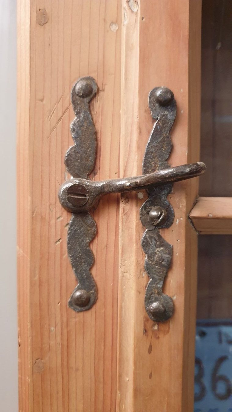 Articoli in legno: Hänge Gänterli Vitrine – Usato da Embrach venduto da Olympia52 5