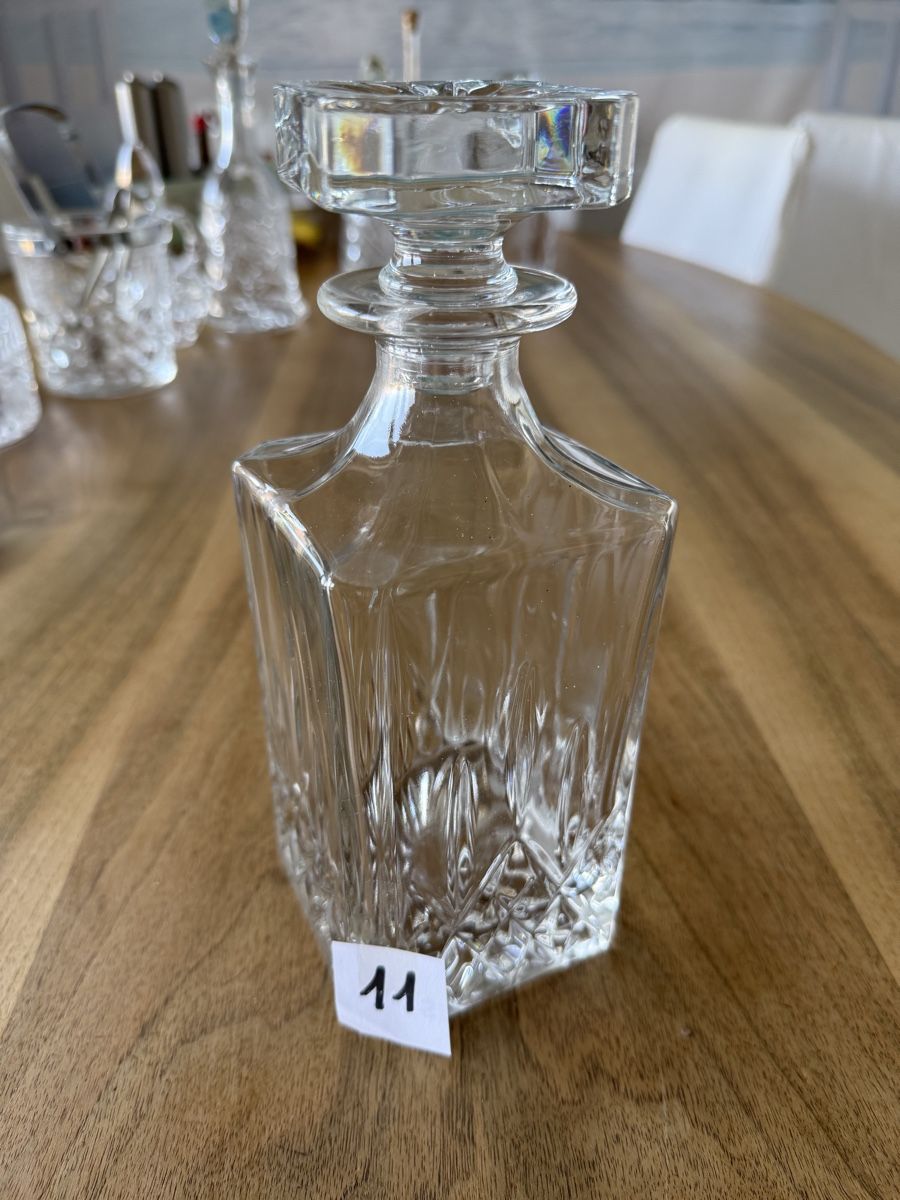 Carafes: Kristallkaraffen und Barzubehör – D'occasion à Birsfelden par Stadtcowboy 3