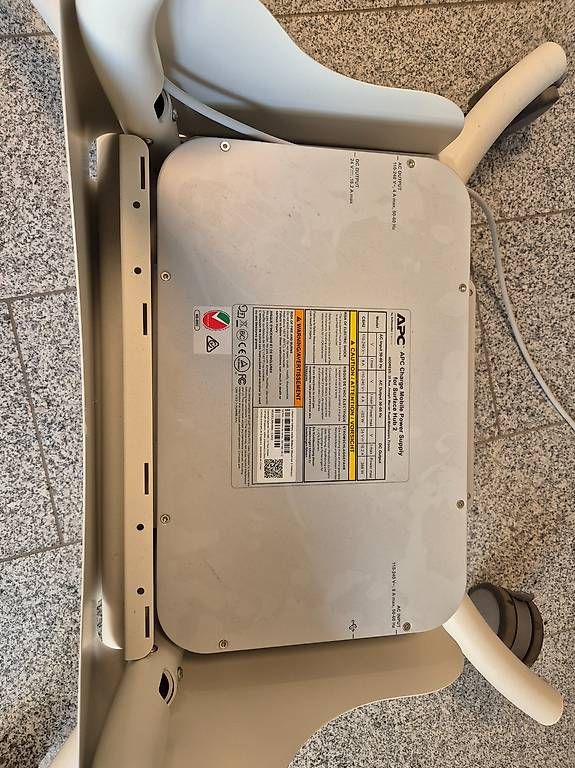 Microsoft Monitor: Surface Hub 2s, Microsoft Teams Rooms + Mobile Battery – Usato da Dottikon venduto da ww.aritex.ch 1