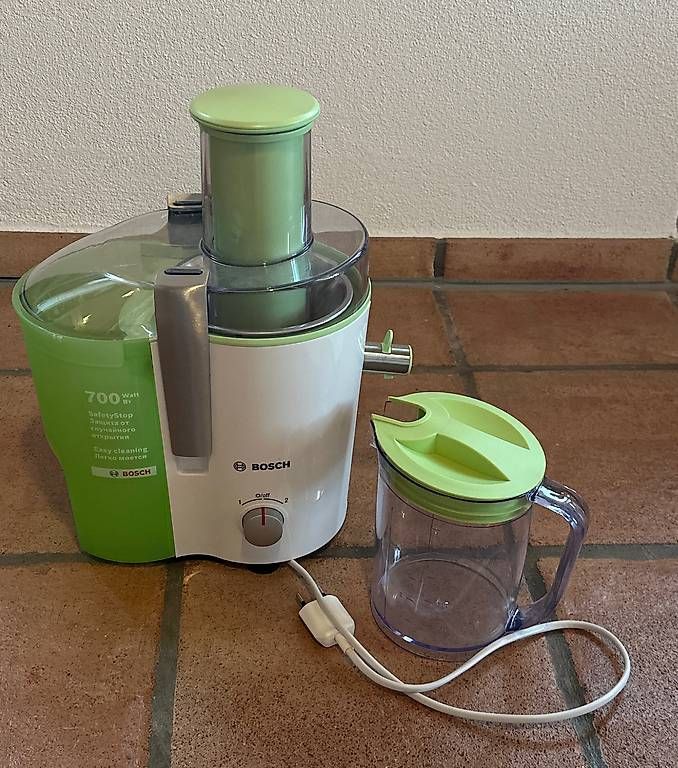 Elettrodomestici da cucina: Saftpresse Bosch Vita Juice 2 – Usato da Bremgarten AG venduto da Emis8