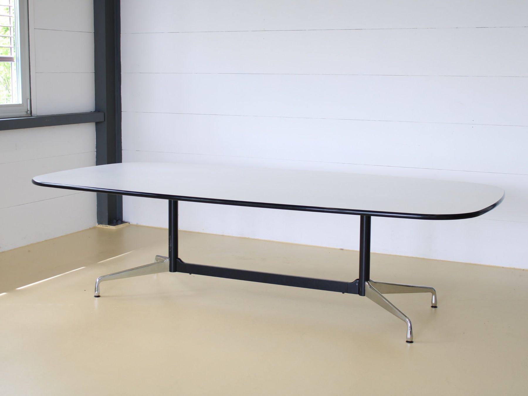 Vitra Tische: Eames Segment Table von Vitra | Weiss | 273cm – Gebraucht aus Meinisberg von atelier_TILIJA