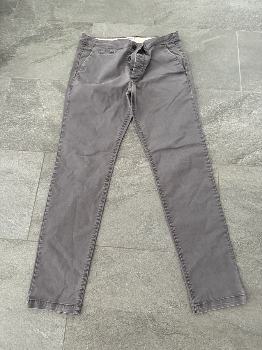Jack & Jones Pantaloni: Graue Stoffhose Grösse 32/32  – Usato da Davos Platz venduto da mon_v2vm
