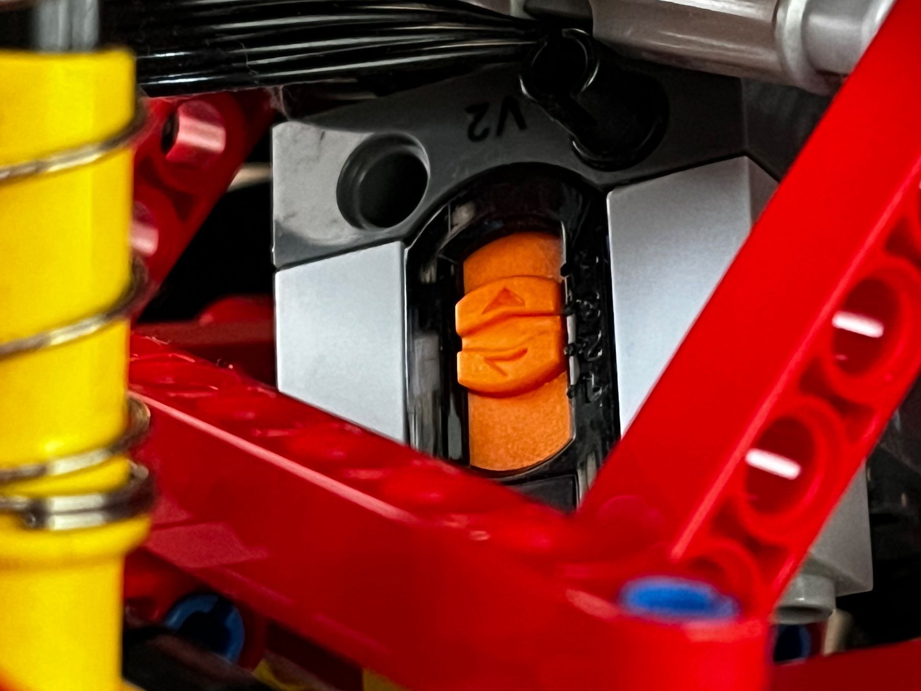 Lego Spielzeuge: Lego Technic 4x4 grosser Offroader 9398 mit Motor – Gebraucht aus Gossau SG von  8